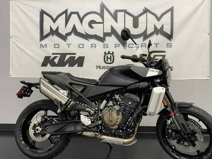 2025 Husqvarna SVARTPILEN 801