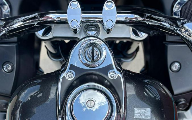 2024 Kawasaki VULCAN® 1700 VOYAGER® ABS VN1700BRFNL Metallic Graphite Gray/Metallic Carbon Gray