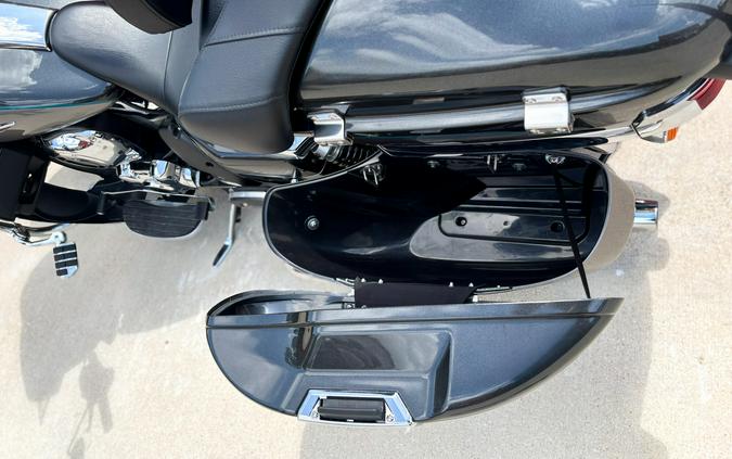 2024 Kawasaki VULCAN® 1700 VOYAGER® ABS VN1700BRFNL Metallic Graphite Gray/Metallic Carbon Gray