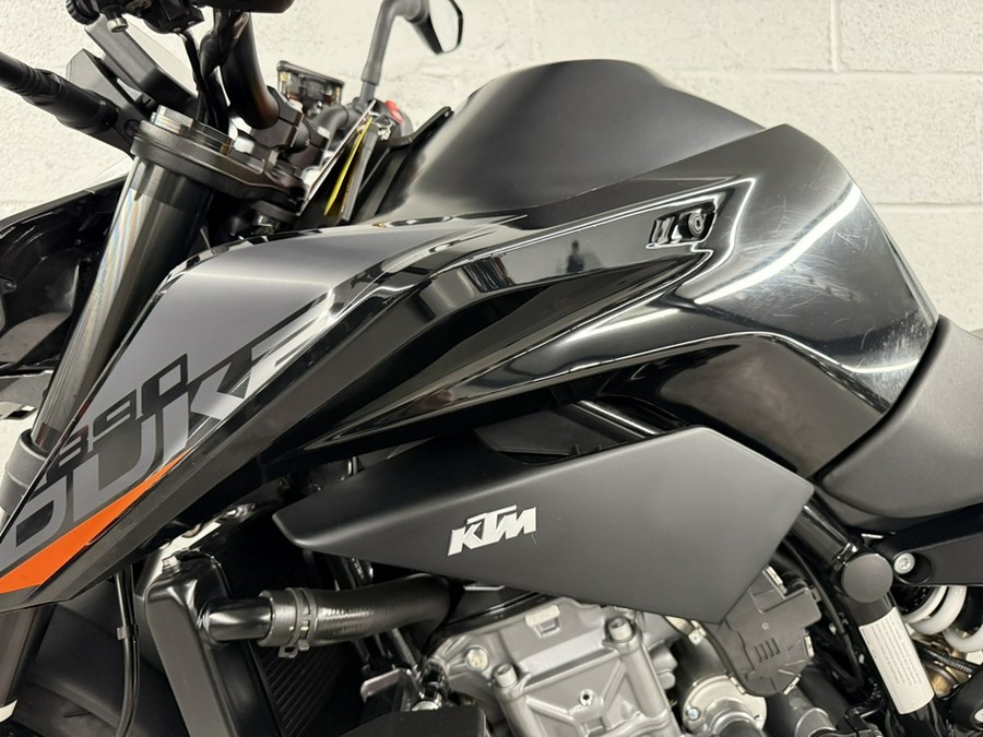 2021 KTM 890 Duke