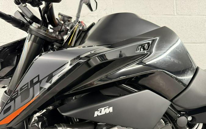 2021 KTM 890 Duke