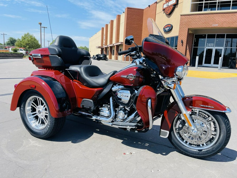 2024 Harley-Davidson Tri Glide Ultra FLHTCUTG