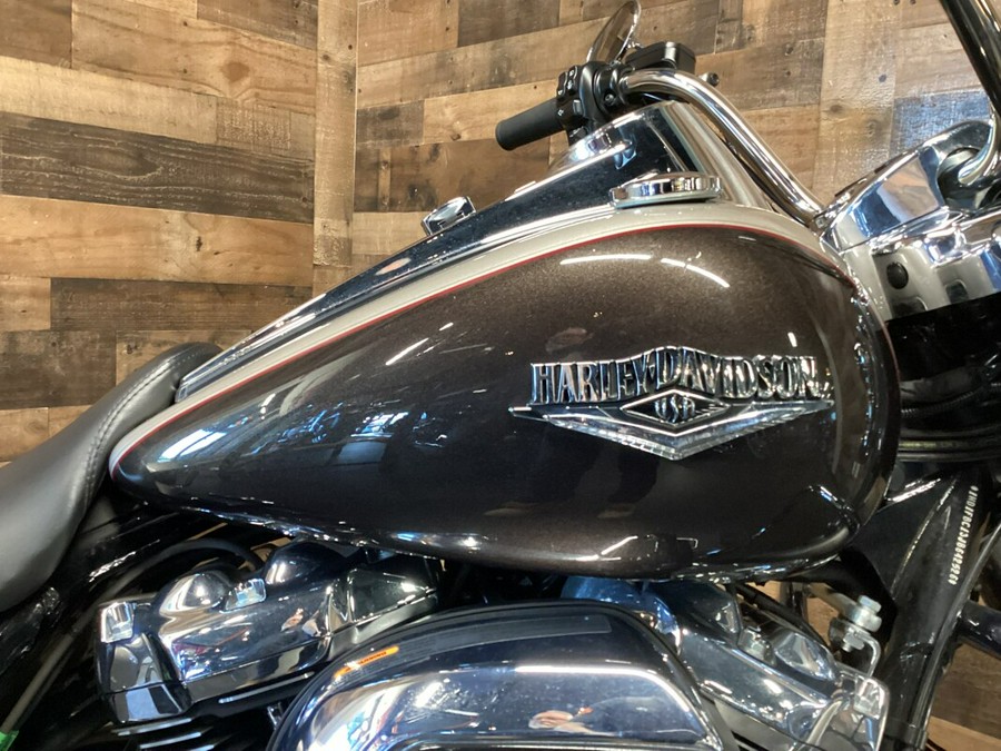 2018 Harley-Davidson Road King Silver Fortune/Sumatra Brown FLHR