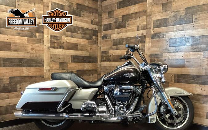 2018 Harley-Davidson Road King Silver Fortune/Sumatra Brown FLHR