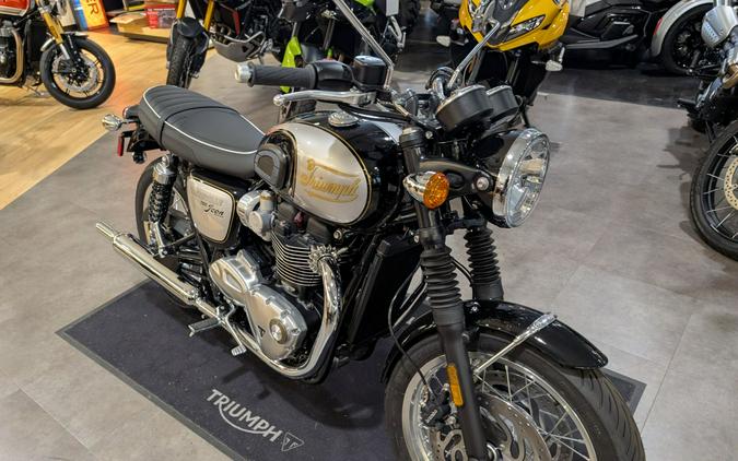 2025 Triumph Bonneville T120