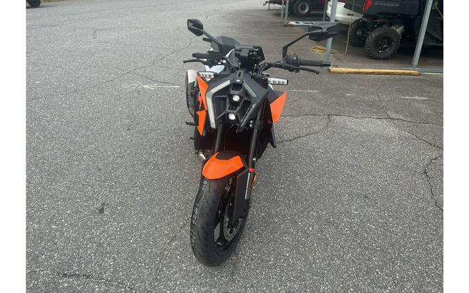 2027 990 Duke - KTM