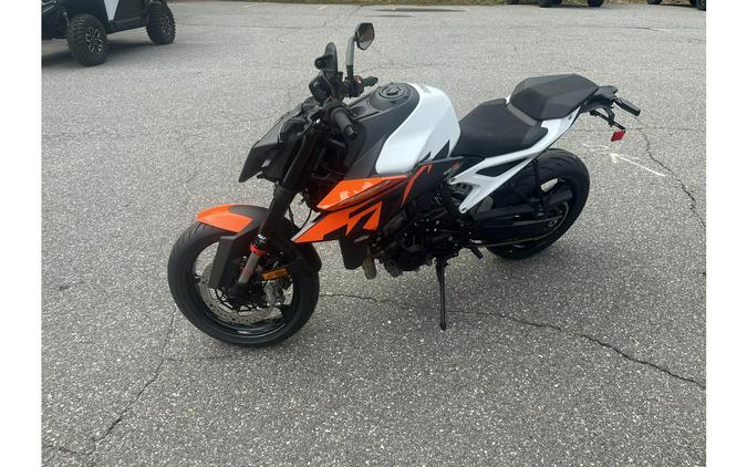 2027 990 Duke - KTM