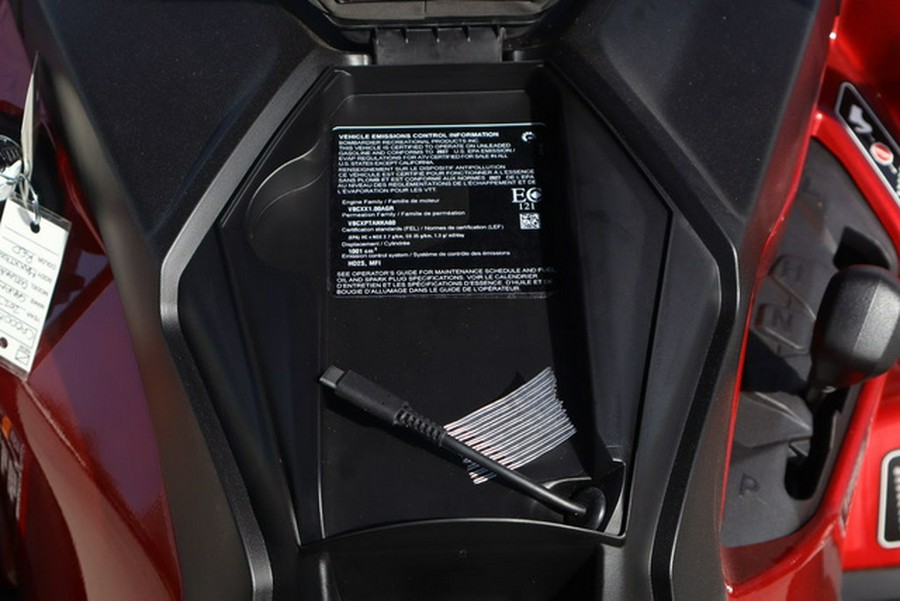 2027 Can-Am Outlander MAX XT 1000 7.6 In.