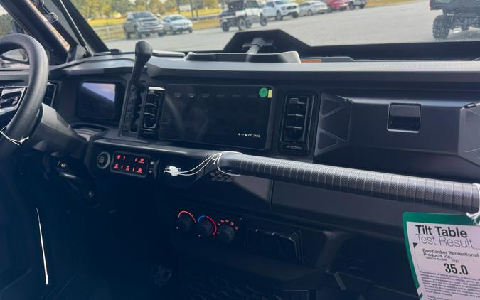 2027 Can-Am Defender XU MAX Limited HD11