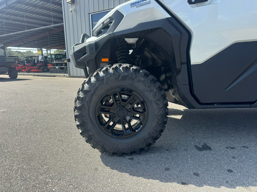 2027 Can-Am Defender XU MAX Limited HD11