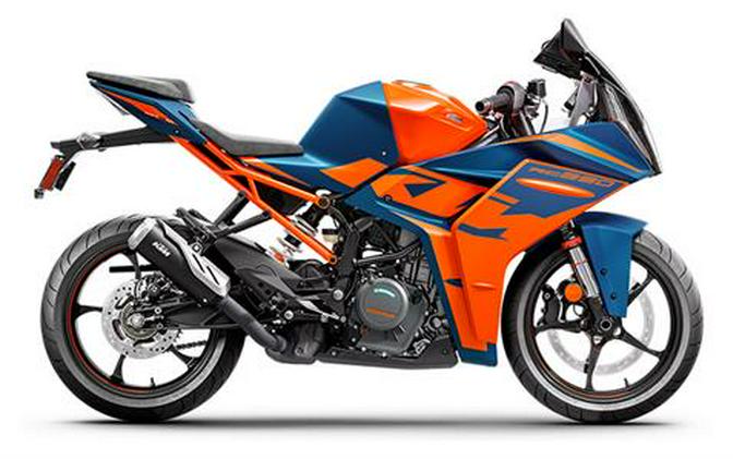 2022 KTM RC 390 Review [11 Fast Facts From the Street + Track]