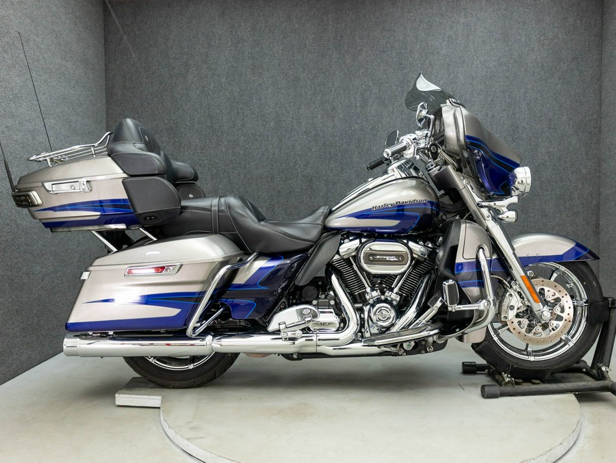 2017 HARLEY DAVIDSON FLHTKSE CVO ULTRA LIMITED W/ABS