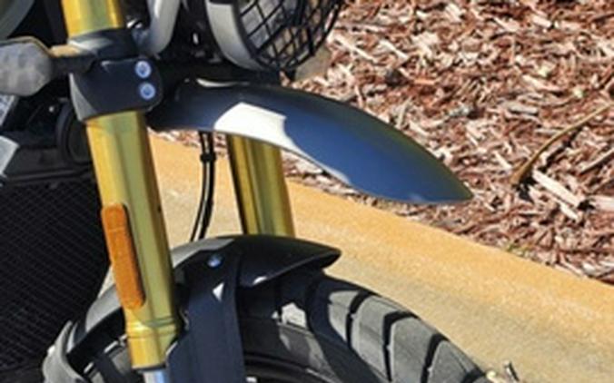 2024 Triumph Scrambler 400 X Matte Khaki Green / Fusion White Phantom Black Silver Ice