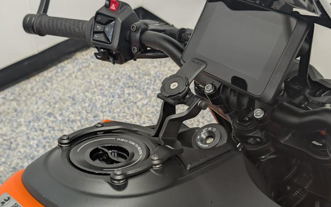 2024 KTM Duke 990