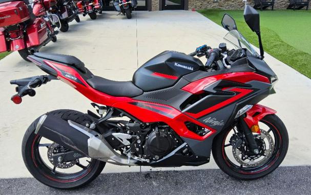 2025 Kawasaki Ninja® 500 SE ABS