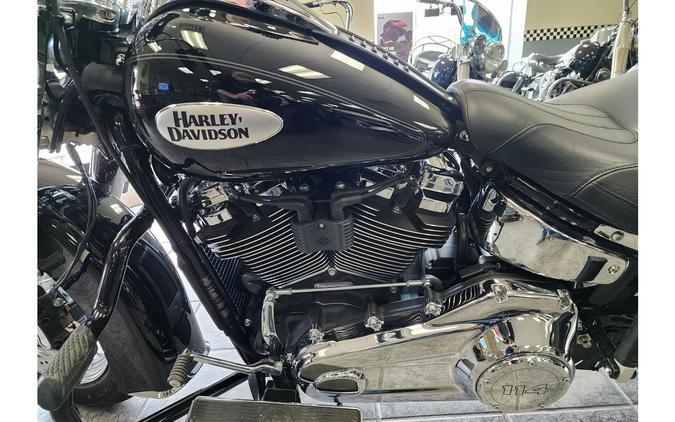 2022 Harley-Davidson® Heritage Classic FLHC