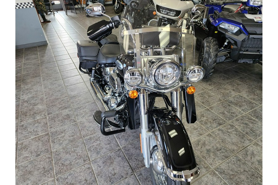 2022 Harley-Davidson® Heritage Classic FLHC