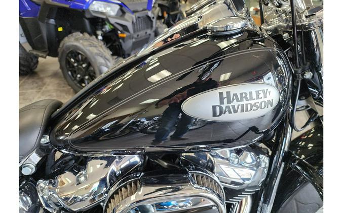 2022 Harley-Davidson® Heritage Classic FLHC