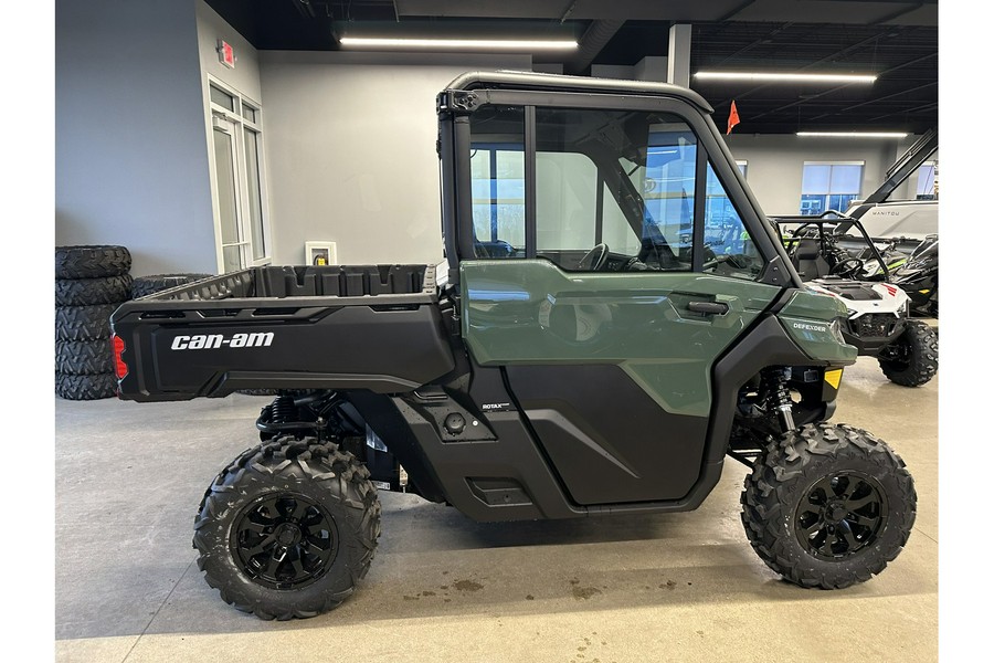 2024 Can-Am Defender DPS CAB HD9