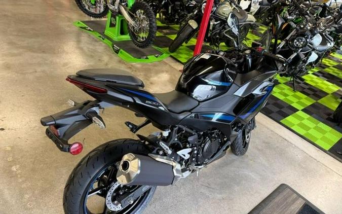 2025 Kawasaki NINJA 500 ABS - METALLIC FLAT SPARK BLACK/METALLIC SPARK BLACK/METALLIC MOO