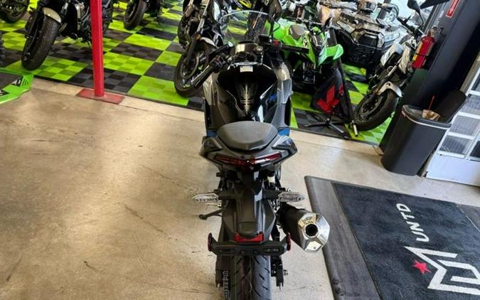 2025 Kawasaki NINJA 500 ABS - METALLIC FLAT SPARK BLACK/METALLIC SPARK BLACK/METALLIC MOO
