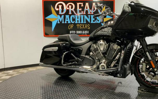 2023 Indian Motorcycle® Challenger® Limited Black Metallic