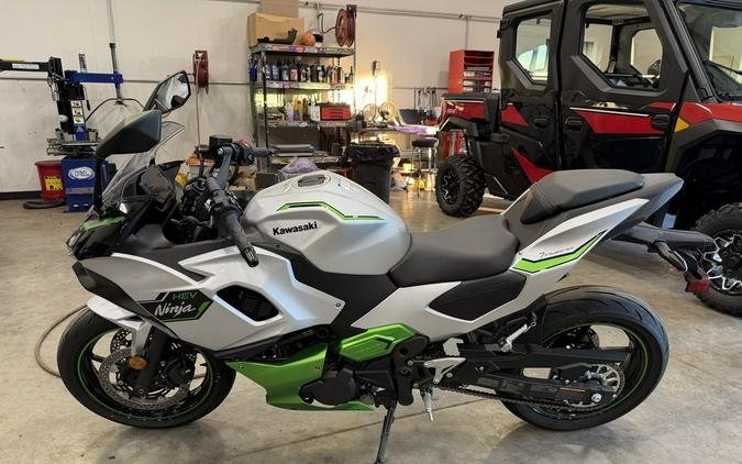 2024 Kawasaki Ninja® 7 Hybrid ABS