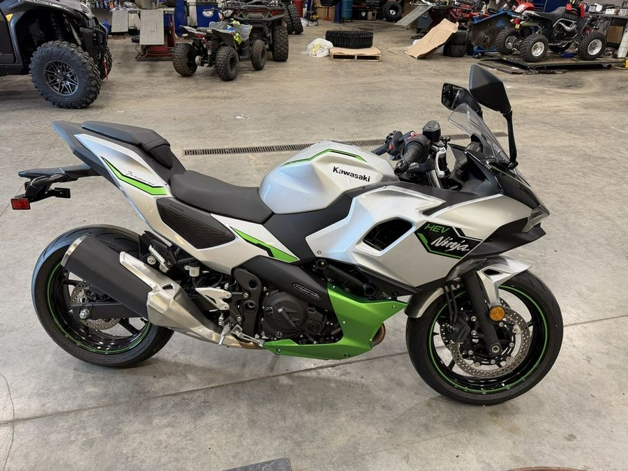 2024 Kawasaki Ninja® 7 Hybrid ABS
