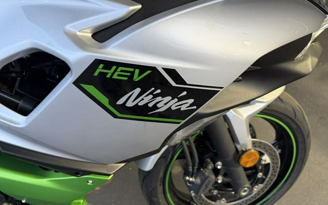 2024 Kawasaki Ninja® 7 Hybrid ABS