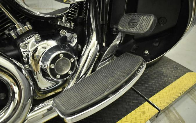 2016 Harley-Davidson® FLHTCU - Electra Glide® Ultra Classic®