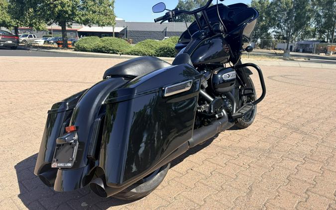 FLTRXS 2018 Road Glide® Special