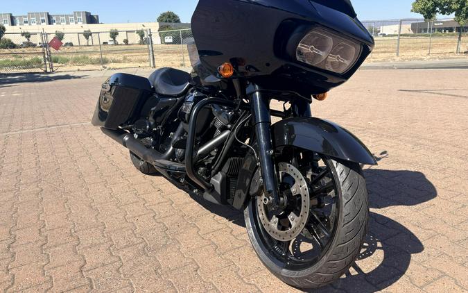 FLTRXS 2018 Road Glide® Special