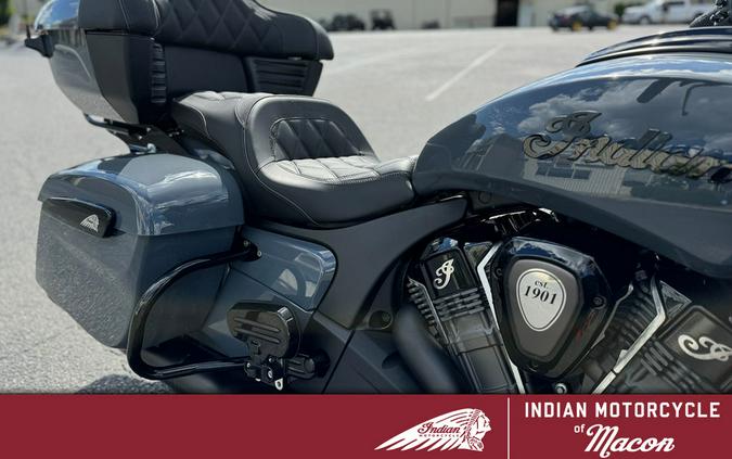 2023 Indian Motorcycle® Pursuit Dark Horse® with Premium Package