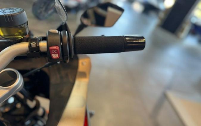 2016 BMW F 800 GT Monolith Sapphire Black Metallic