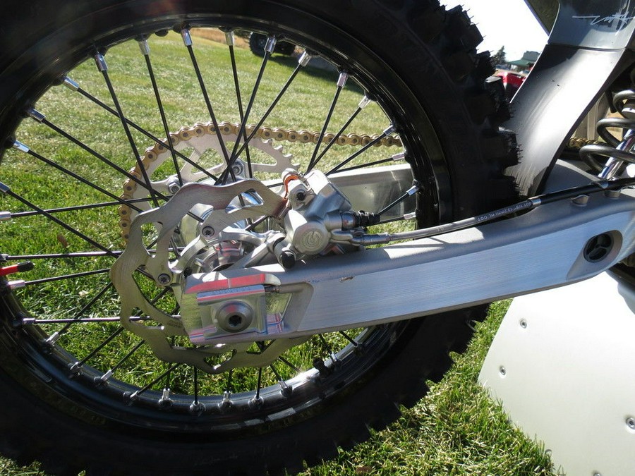 2025 Stark VARG MX 1.2 19"_60HP