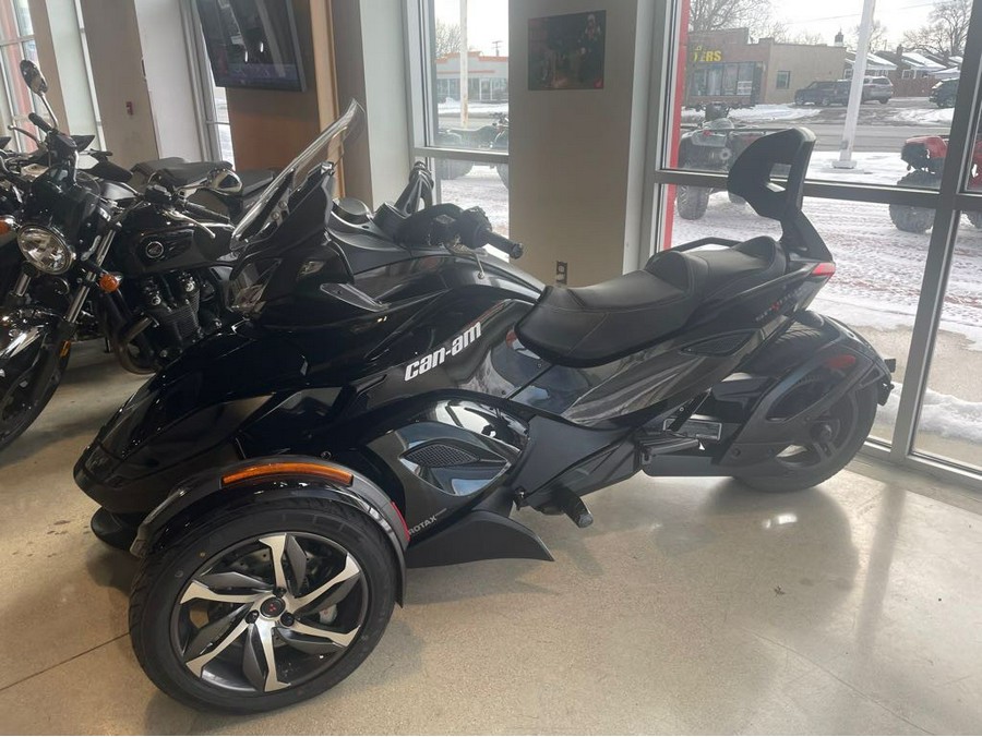 2014 Can-Am Spyder ST