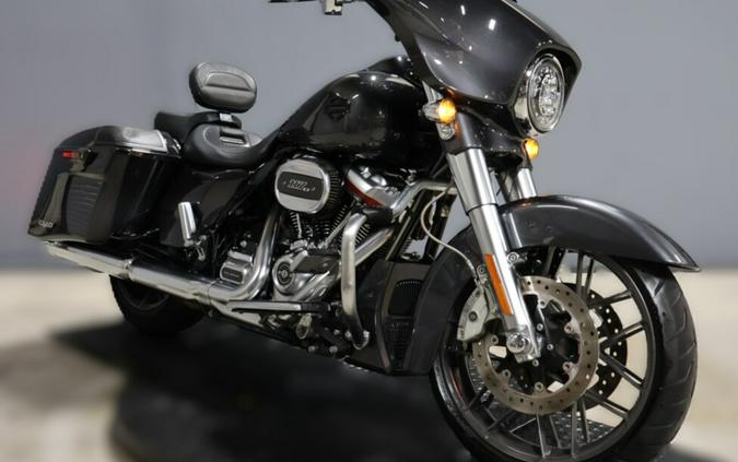 2020 Harley-Davidson CVO Street Glide Black Stardust Fade