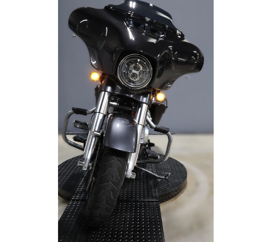 2020 Harley-Davidson CVO Street Glide Black Stardust Fade