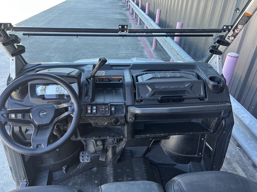 2025 Can-Am Defender X MR HD10