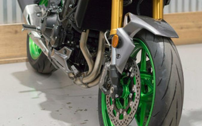 2025 Kawasaki Z900 SE ABS