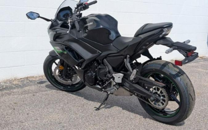 2026 Kawasaki Ninja 500 Metallic Flat Spark Black