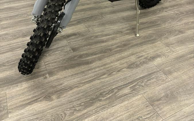 2023 Husqvarna FE 450 First Look [6 Fast Facts – New Model]