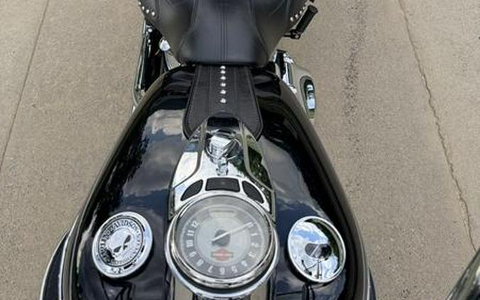 2015 Harley-Davidson® FLSTC - Heritage Softail® Classic
