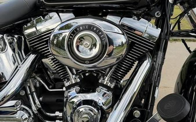 2015 Harley-Davidson® FLSTC - Heritage Softail® Classic