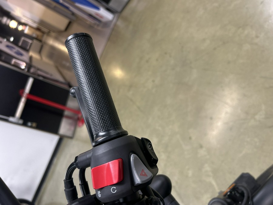 2026 Honda Rebel® 300 E-Clutch