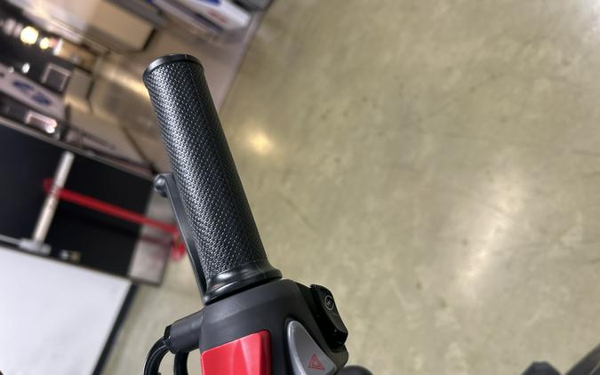 2026 Honda Rebel® 300 E-Clutch