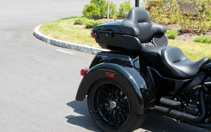 2025 Harley-Davidson Tri Glide Ultra FLHTCUTG