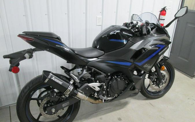 2025 Kawasaki Ninja® 500 ABS Metallic Flat Spark Black/Metallic Spark Black