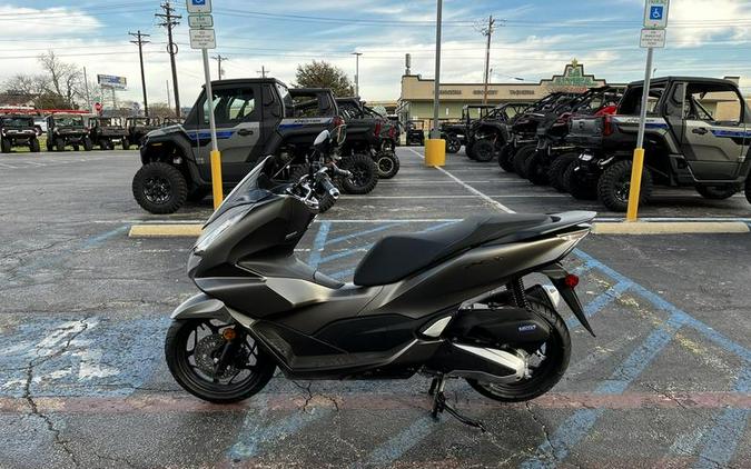 2023 Honda® PCX