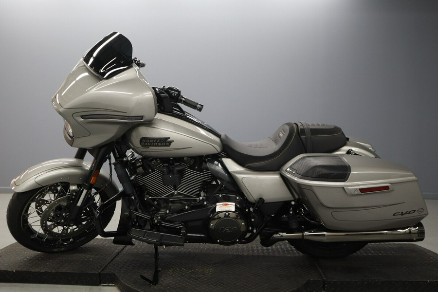 2023 Harley-Davidson Pre-owned 2023 CVO Street Glide FLHXSE dark platinum